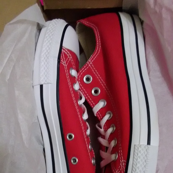 Converse red low - limited sizes - new in box - Picture 5 of 6